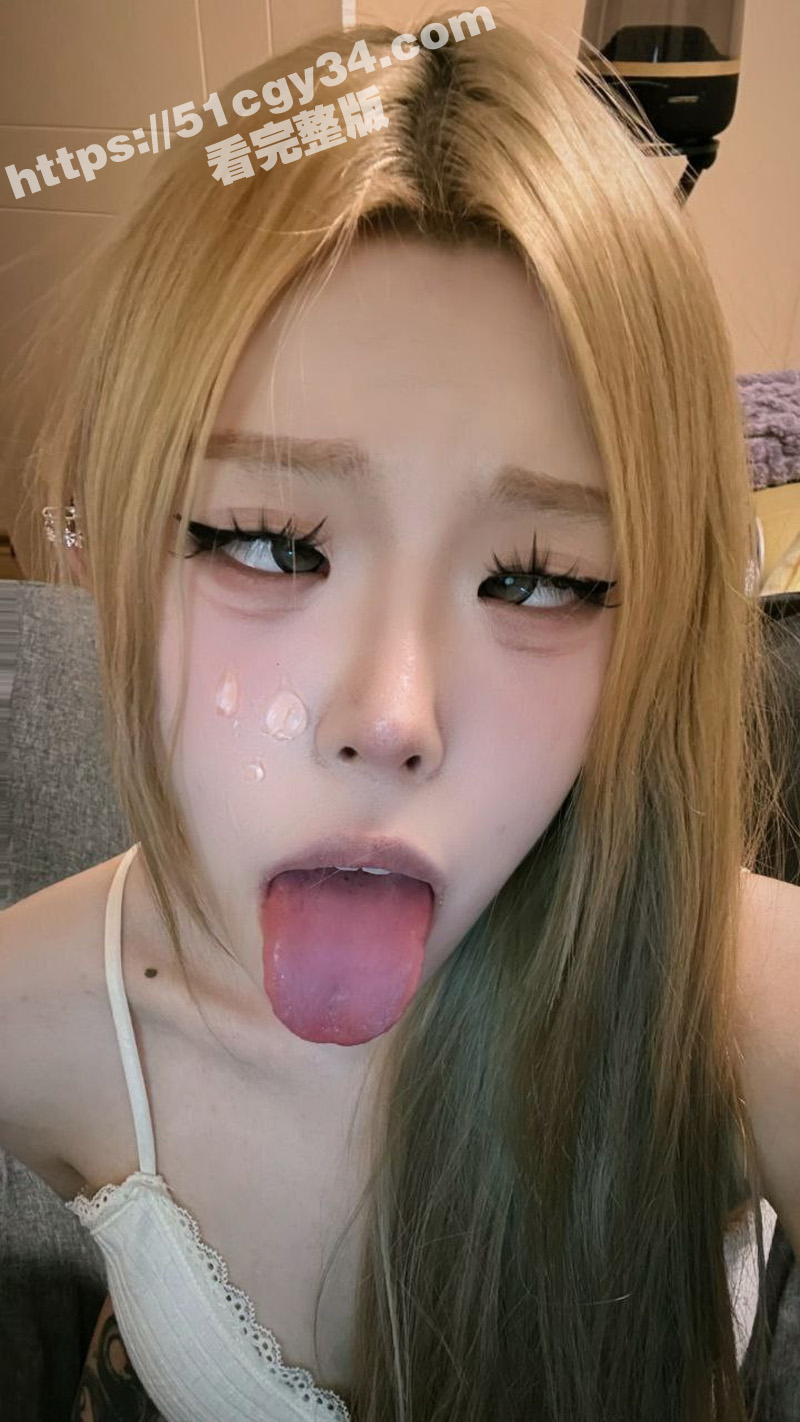 抖音网红 枭娍 大尺度阿黑颜自拍合集 拷贝