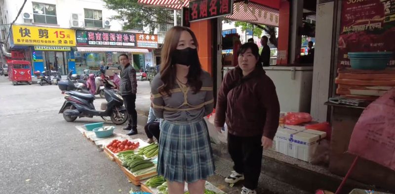 绳艺大师 晓鹿 菜市场激情调教 少女龟甲自缚 户外口塞露出 路人纷纷侧目观看！-51吃瓜网