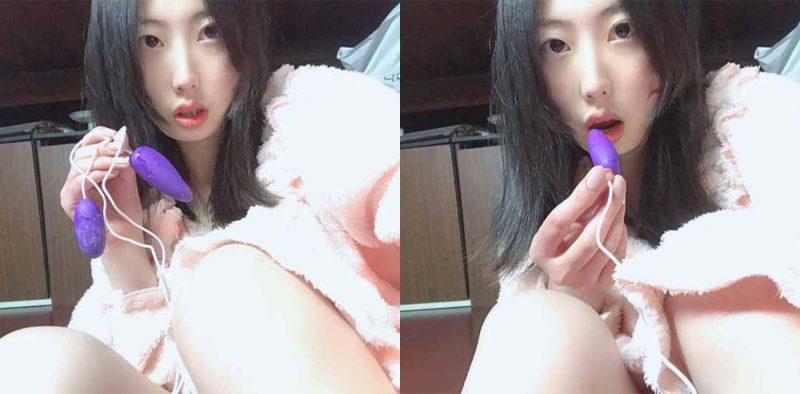 沈阳学生妹为换新手机卖裸照 被金主爸爸调教嫩穴塞胡萝卜 简直就是个天生的母狗！-51吃瓜网