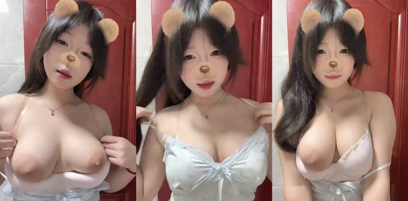 抖音清纯嫩妹 纸片段 私拍最新合集 吊钟巨乳抖胸舔奶 特写镜头扣B自慰 反差爆表！-51吃瓜网